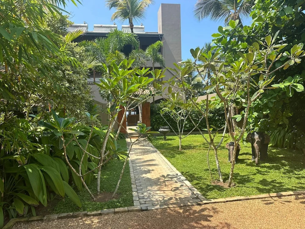 BK Beach Boutique Hotel - Hikkaduwa