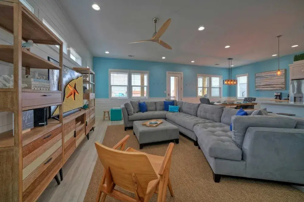 Sleeps 22! 2 Homes Priv Pool, Putting Green, Bar, Deck, Prime Port A Location