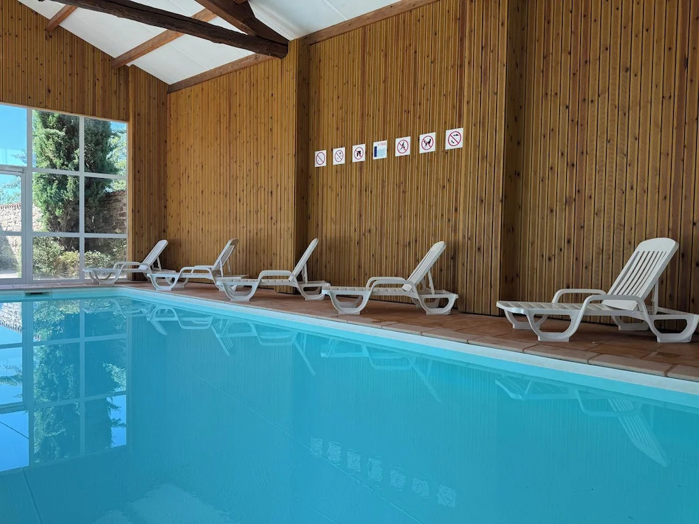 Hôtel La Métairie & Piscine