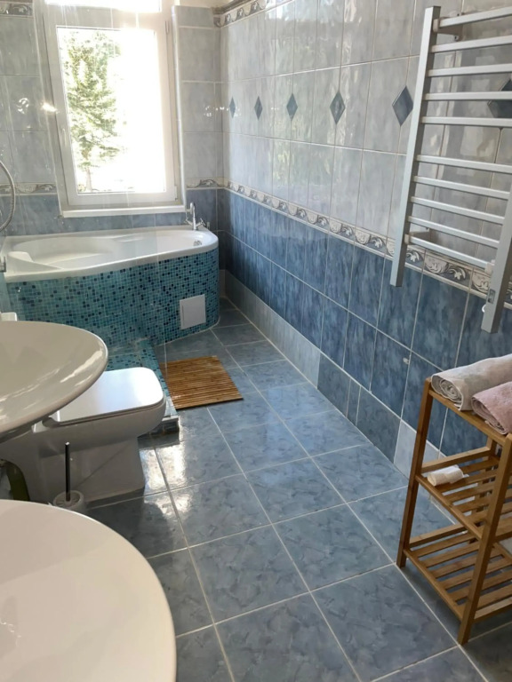 Large 3 bedroom apartment with billiard and view