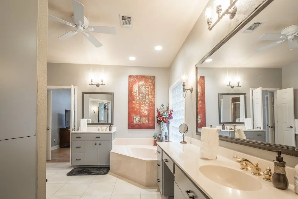 Gruene Vista On The Guadalupe 4 Bedrooms 3.5 Bathrooms Home