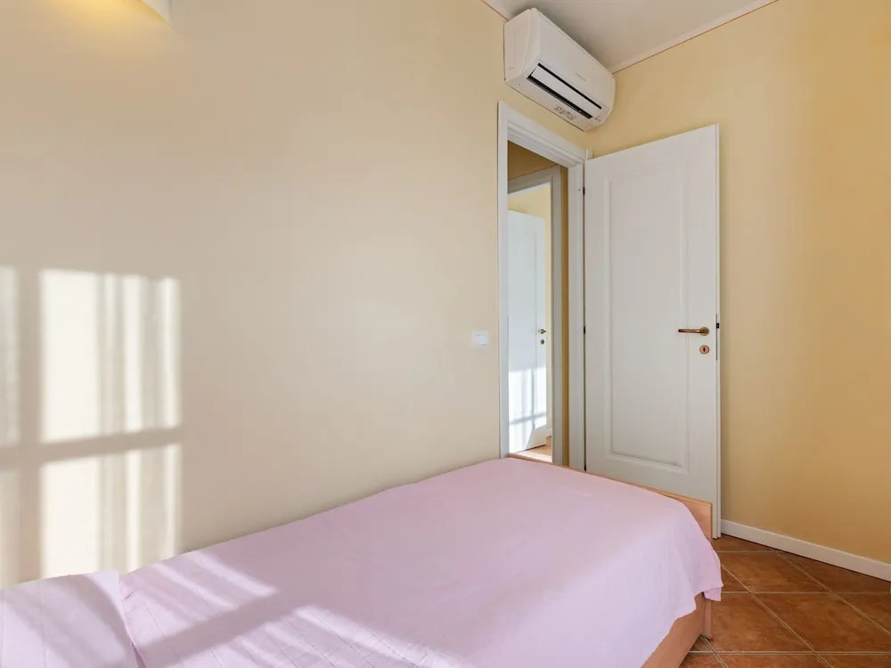 Stylish Holiday Home 3 Km From Lake Garda & Romantica Beach