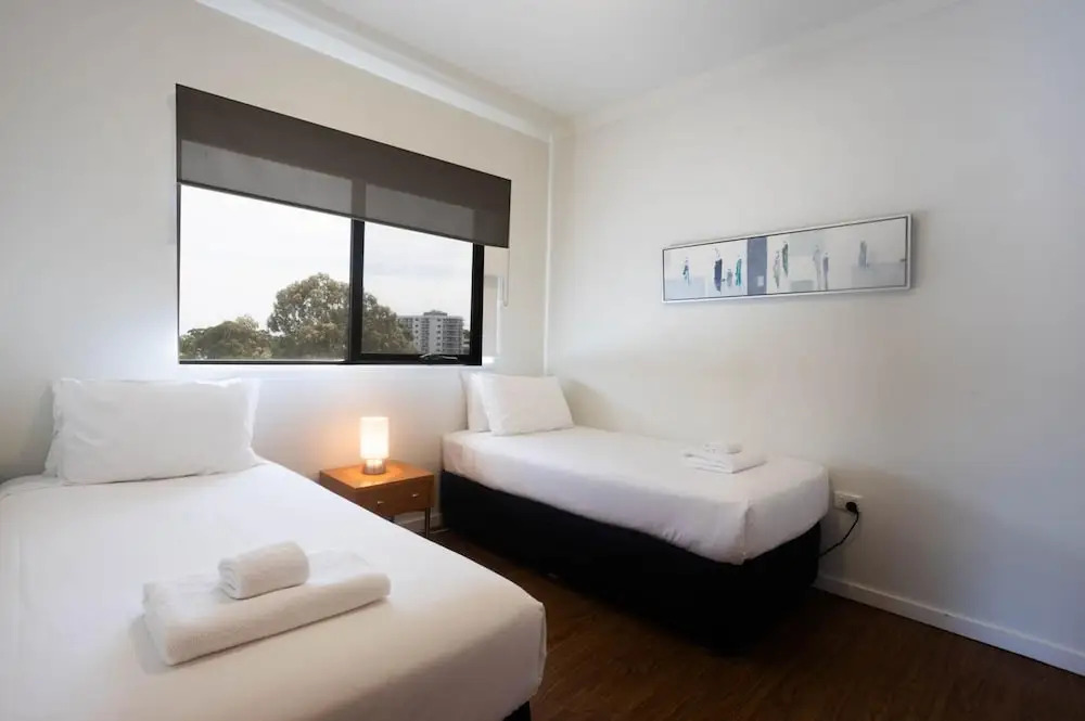 Lovely 2BR Apartment in West Perth With Parking!