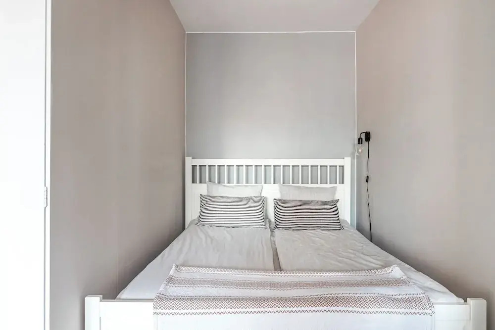 Bright & Cozy, Renovated Studio in the Center