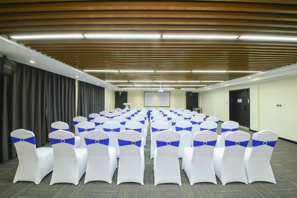 Hejin m Hotel