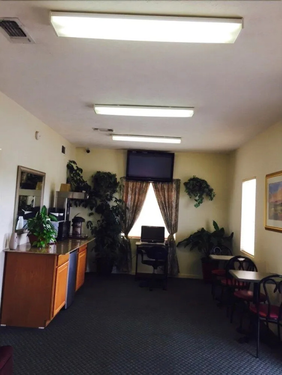 Royal Inn Taylorsville