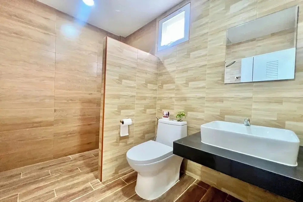 Koon Hom Apartment