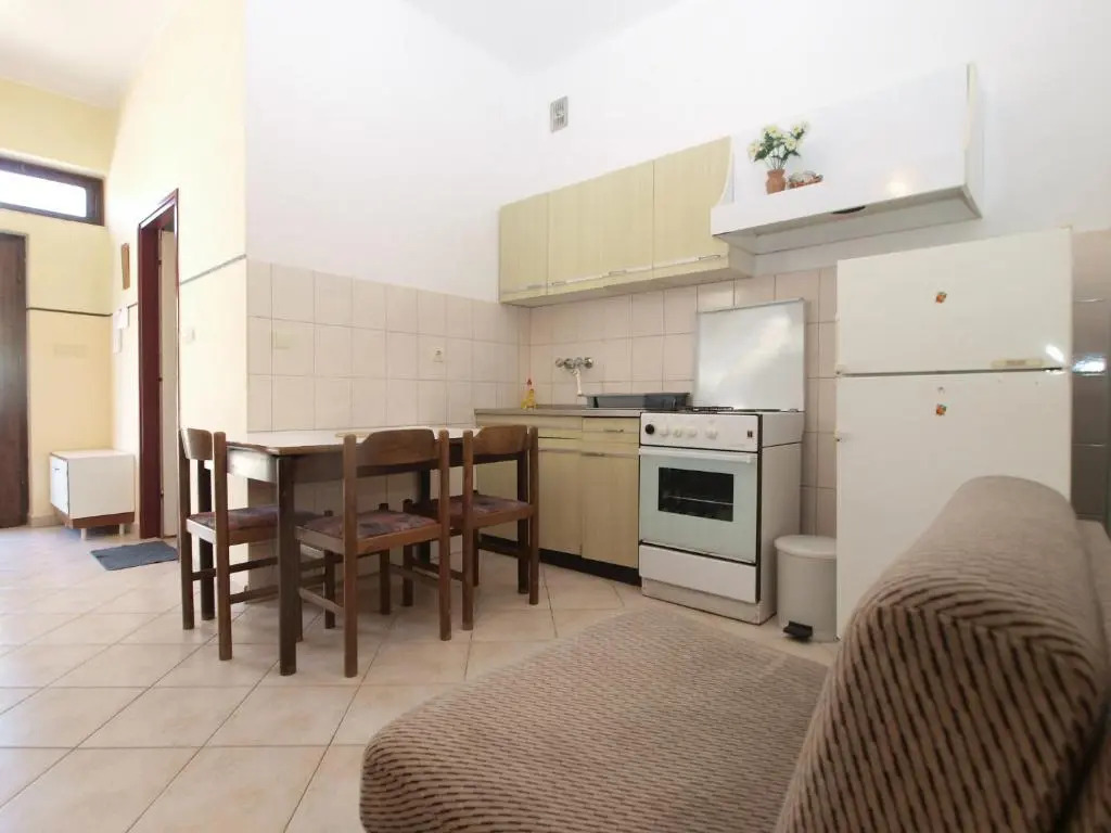 Apartment 695