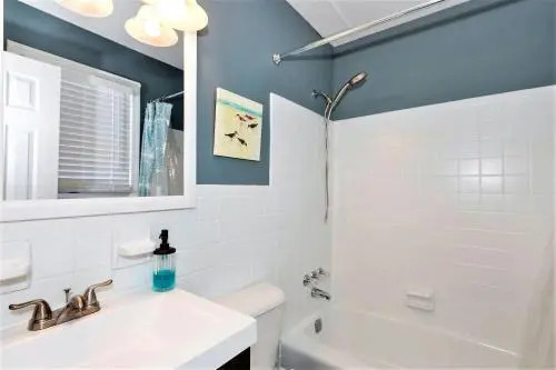 Light House Grand Suite (Luxury Bayfront House Sleeps 10, Private Cabanas, Fire Pits and 100` Pier)
