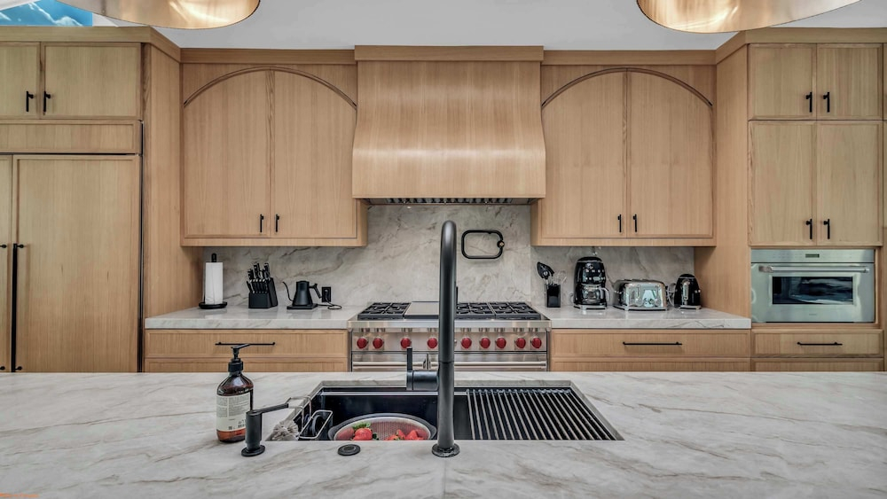 Luxury 6br Palm Springs Retreat With Private Pool Spa