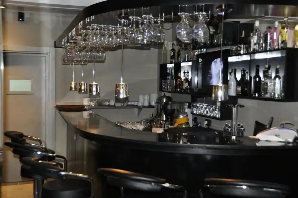 Hotel 117