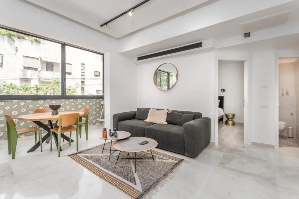 Gordon area - Deluxe 2bdr close to the beach