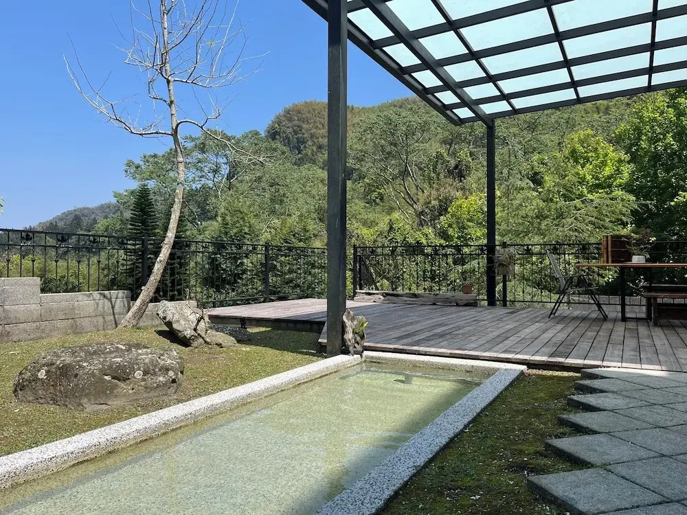 Xi Tou in Sunny Day Inn