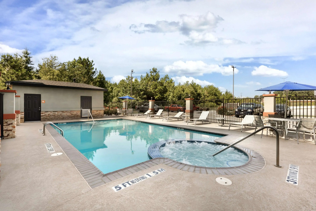 Best Western Carthage Inn & Suites