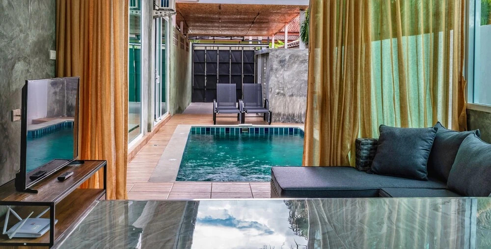 Tropical Living in Modern Villa Lancelot