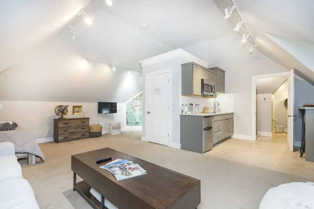 Walk to Five Points + 10 Minutes from Downtown!