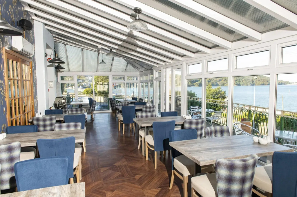 Nomi Rooms & Restaurant