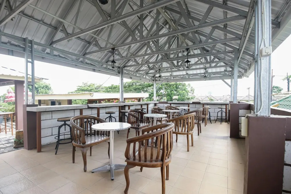 Airy Eco Syariah  Manunggal Kebonsari Blok B 9 Surabaya