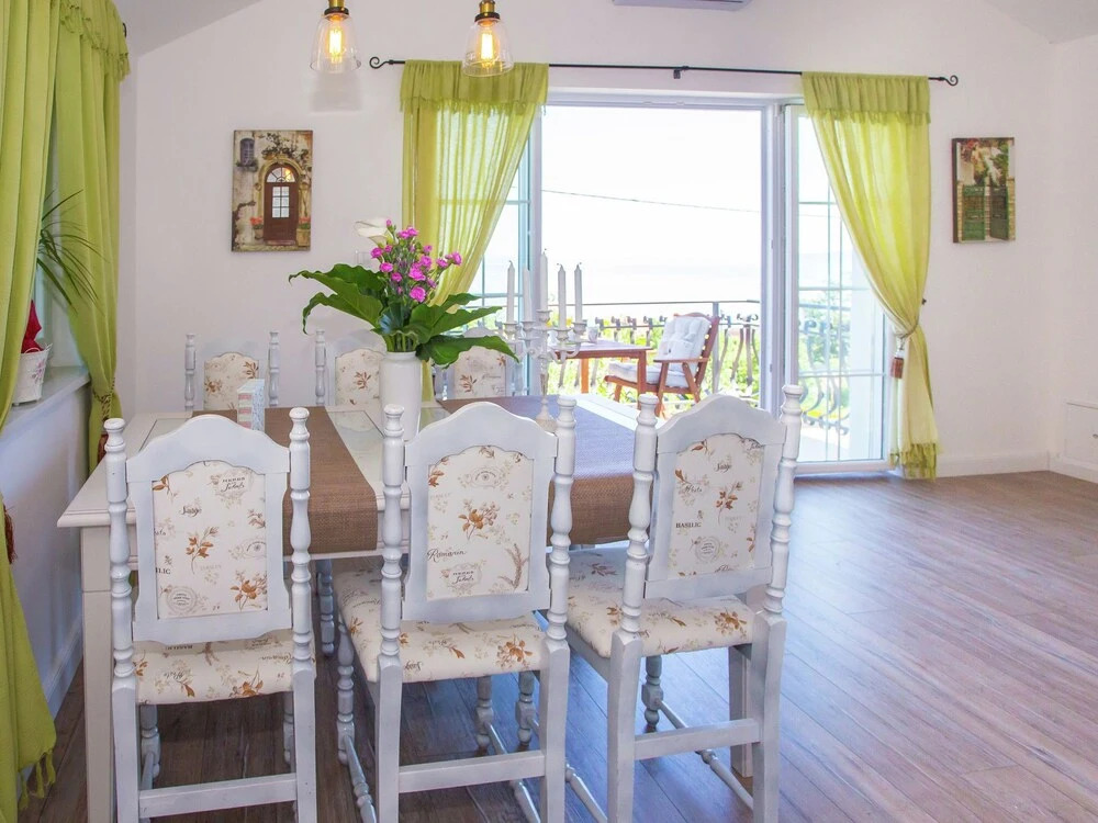 Beautiful villa with sea view and pool located near Opatija
