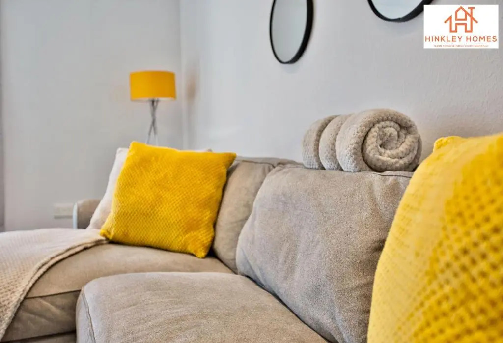 The Highstreet Retreat - Luxurious, Central & Spacious! By Hinkley Homes Short Lets & Serviced Accommodation