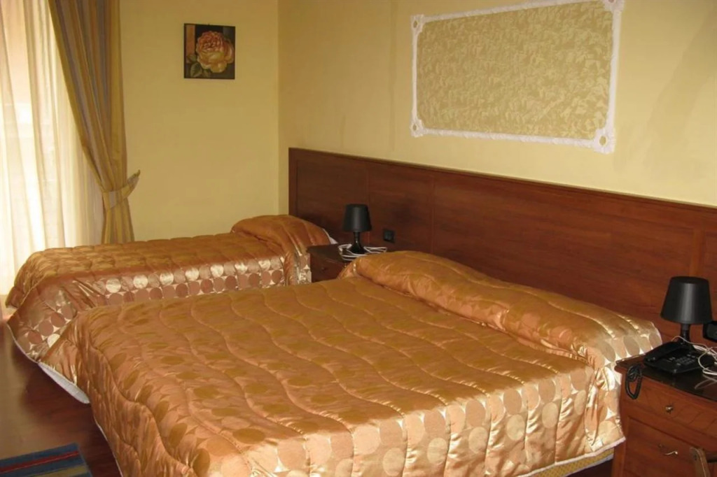 Hotel Iris