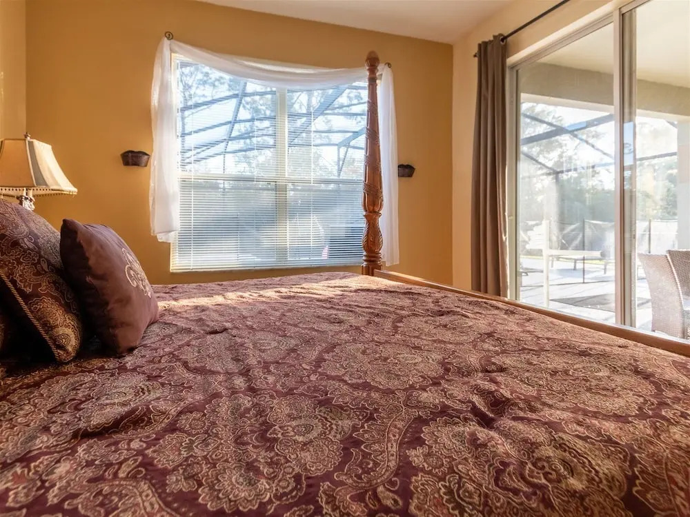 7 Bed 8535