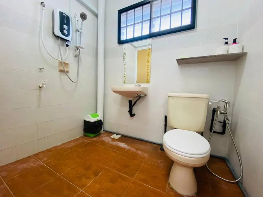 Johor Lovy Ros Homestay/12pax/Wifi/IKea Jusco