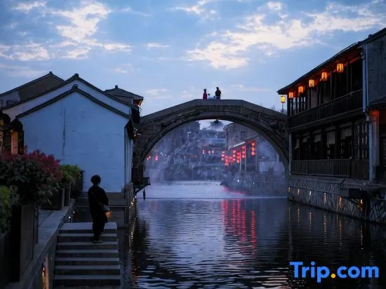 Floral Hotel·Xiyue Yaju Homestay (Nanmen Branch of Nanxun Ancient Town Scenic Area)