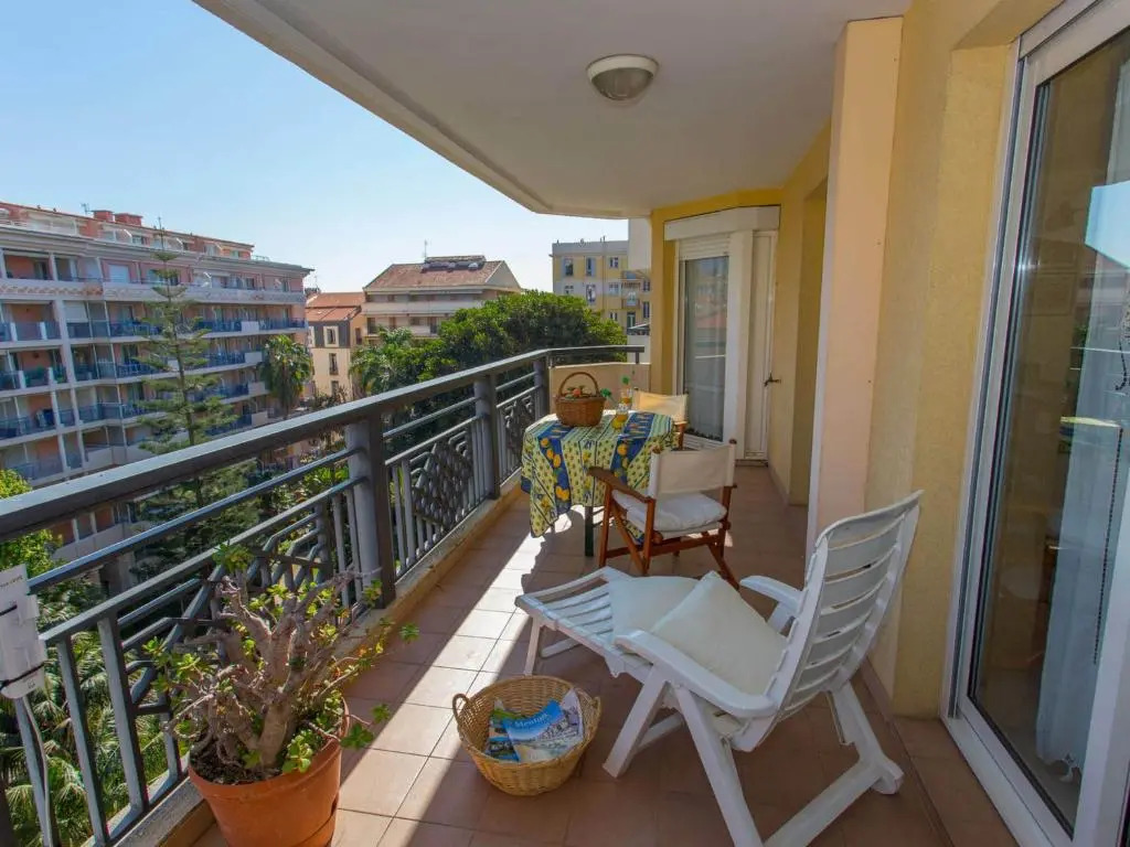 Appartement Menton, 2 pièces, 4 personnes - FR-1-196-189