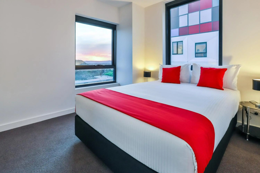 Melbourne Knox Central Apartment Hotel Official