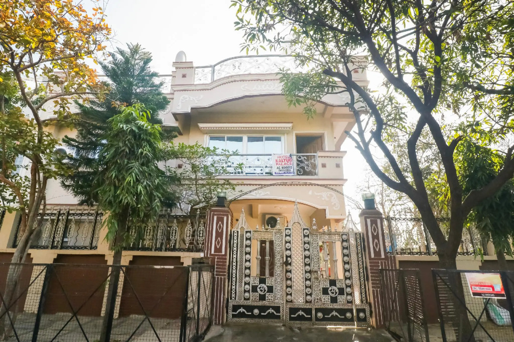 OYO 69664 Hotel Kalyug Palace
