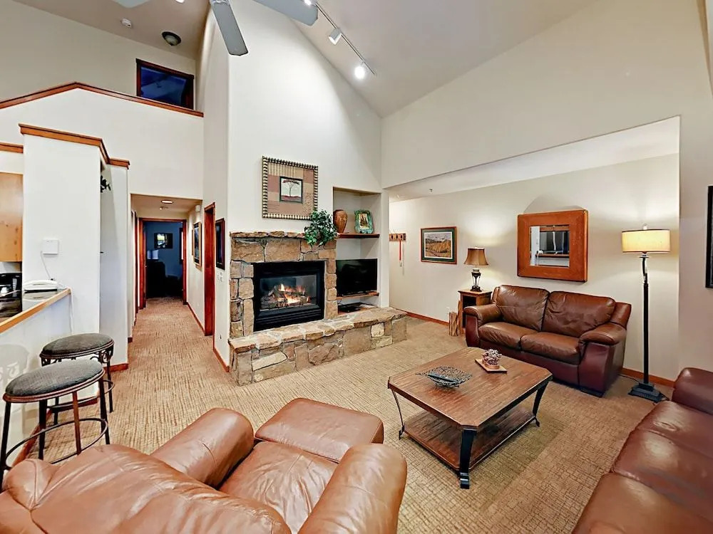 Ski-in/Walk-out Breckenridge Condo by RedAwning