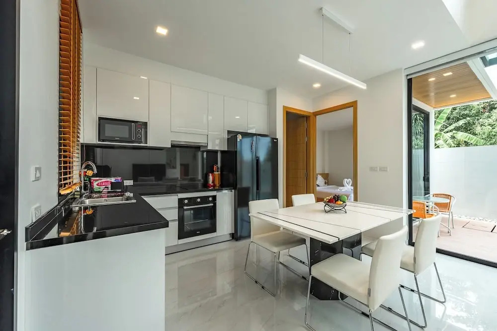 New 3BR with Pool Near Beach V190