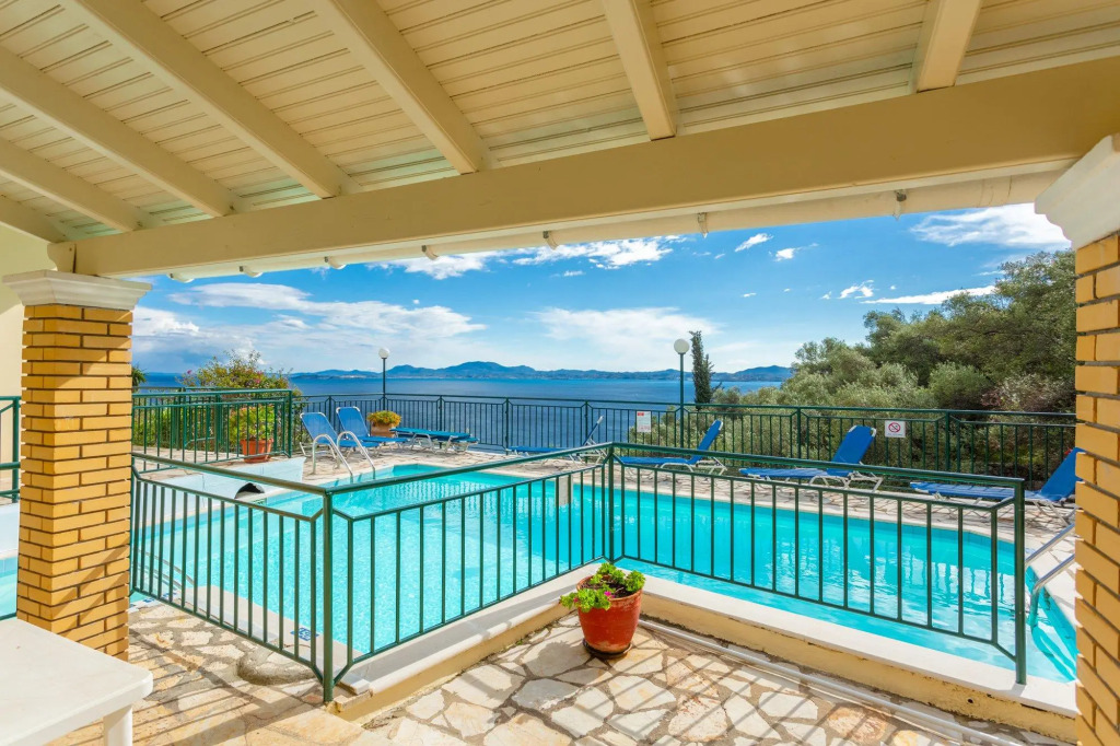 Sofia Large Private Pool Walk to Beach Sea Views A C Wifi Car Not Required - 1552
