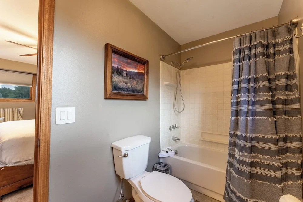 Bighorn Lodge by Summit County Mountain Retreats