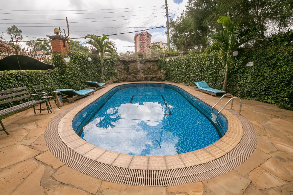 Meltonia Luxury Suites