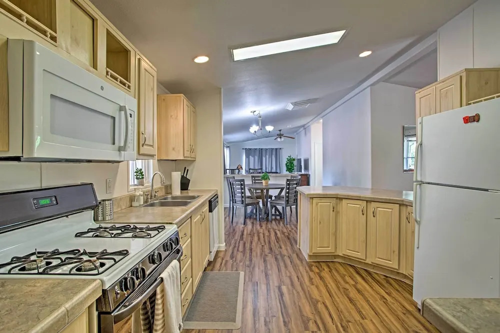 Sedona Home w/ View, Half-mi to Chimney Rock!