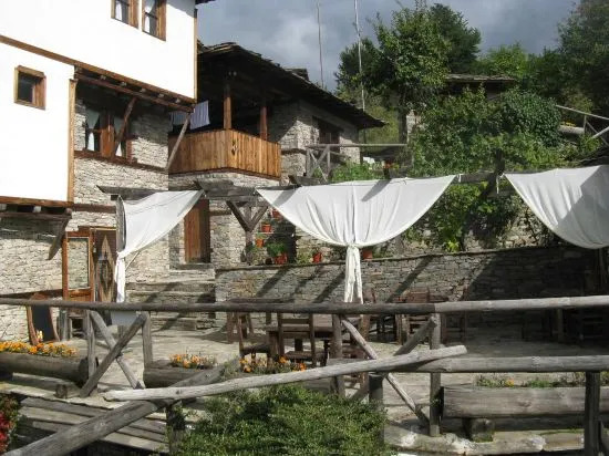 Family Hotel Byalata Kashta