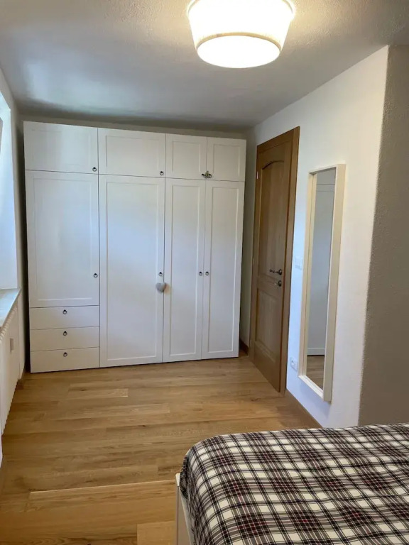 New Newly Renovated Apartment Palleusieux