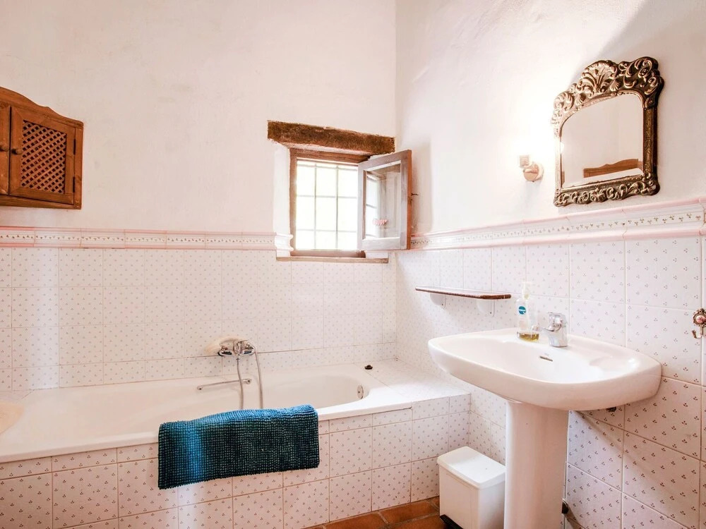 Completely Restored Beautiful 250-year-old Authentic Farm