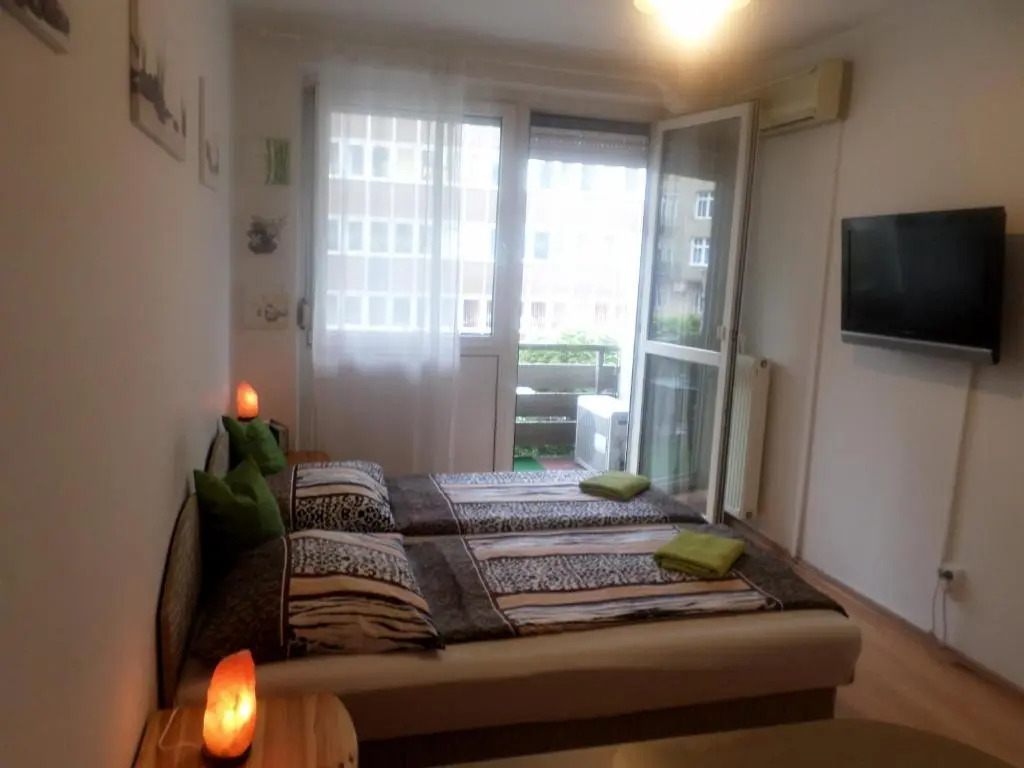 Apartments Leslie