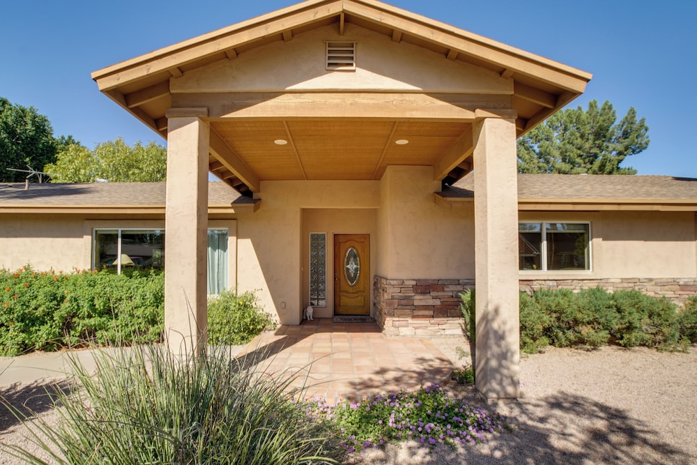 Mesa Retreat: Pool, Hot Tub & Yard Near Downtown