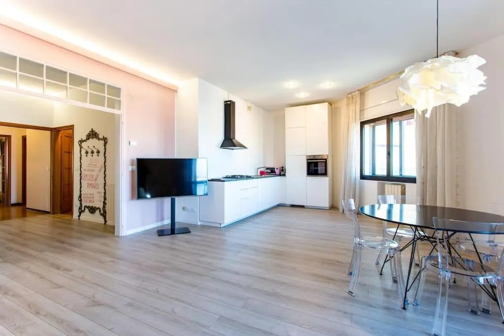 Maison Dina