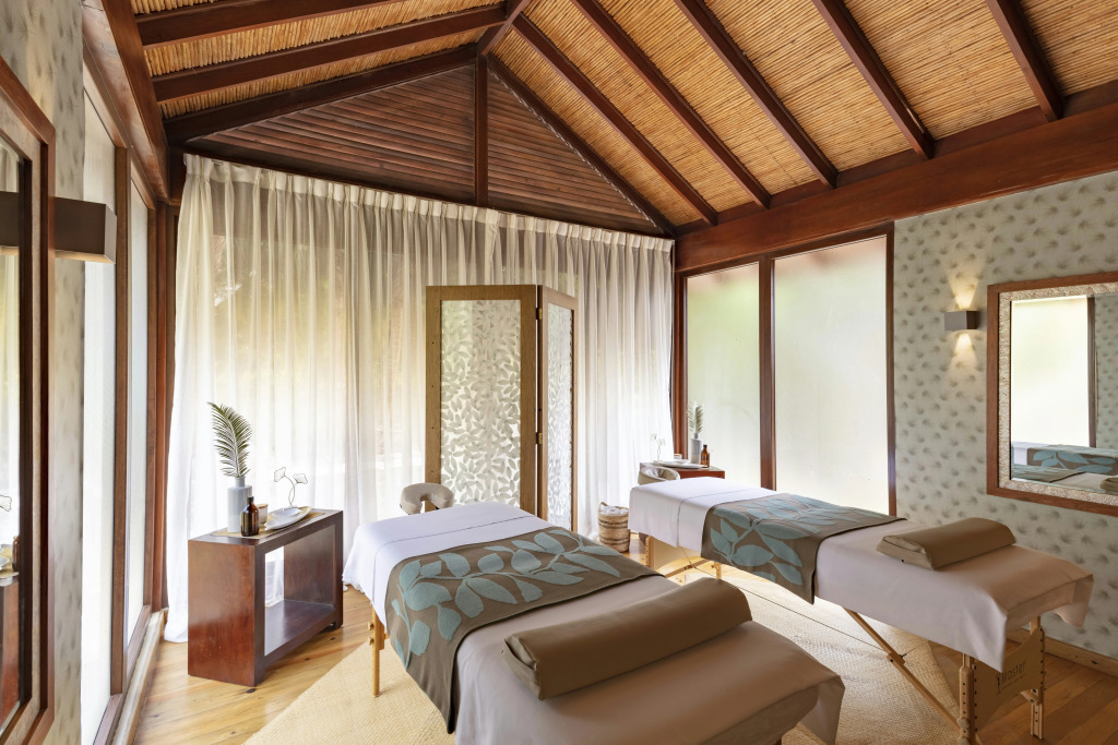Indura Beach & Golf Resort, Curio Collection by Hilton