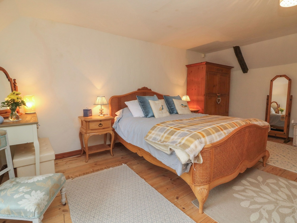 South Honeycroft Thatch