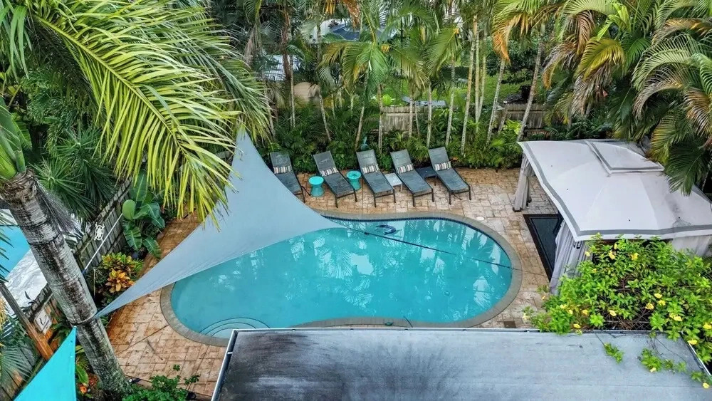 Fort Lauderdale Escape With Pool, Hot Tub & Dual Kitchens Paradise Stay by Avantstay