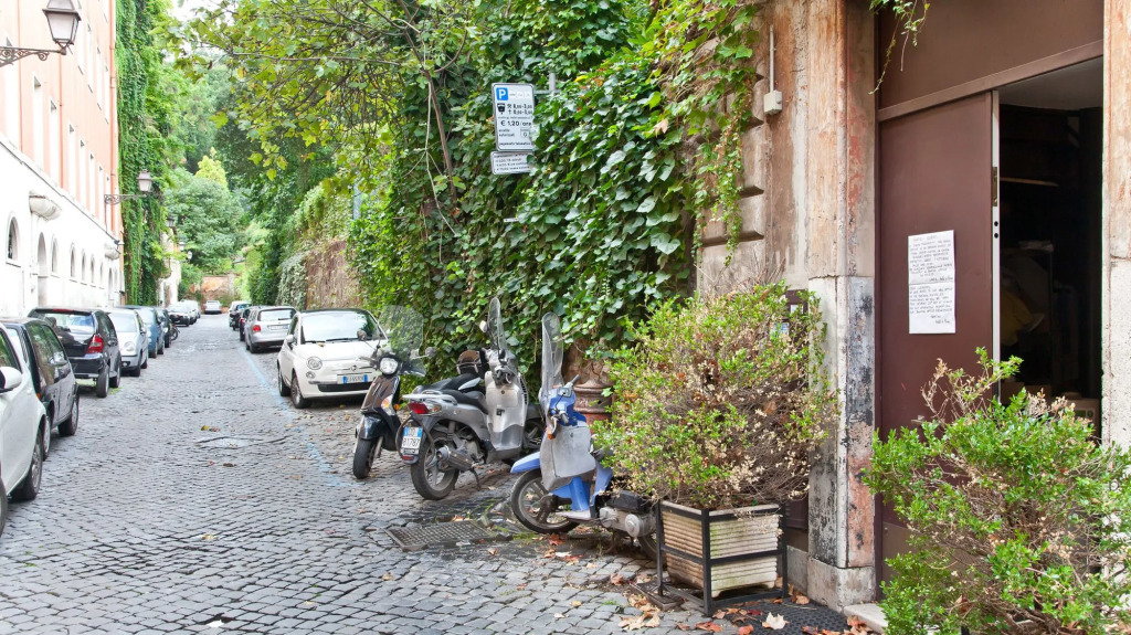 Rental In Rome Riari Loft