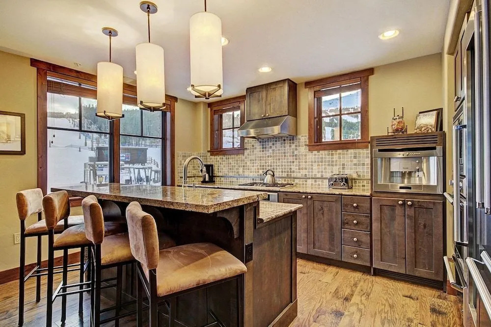 One Ski Hill Place S8309