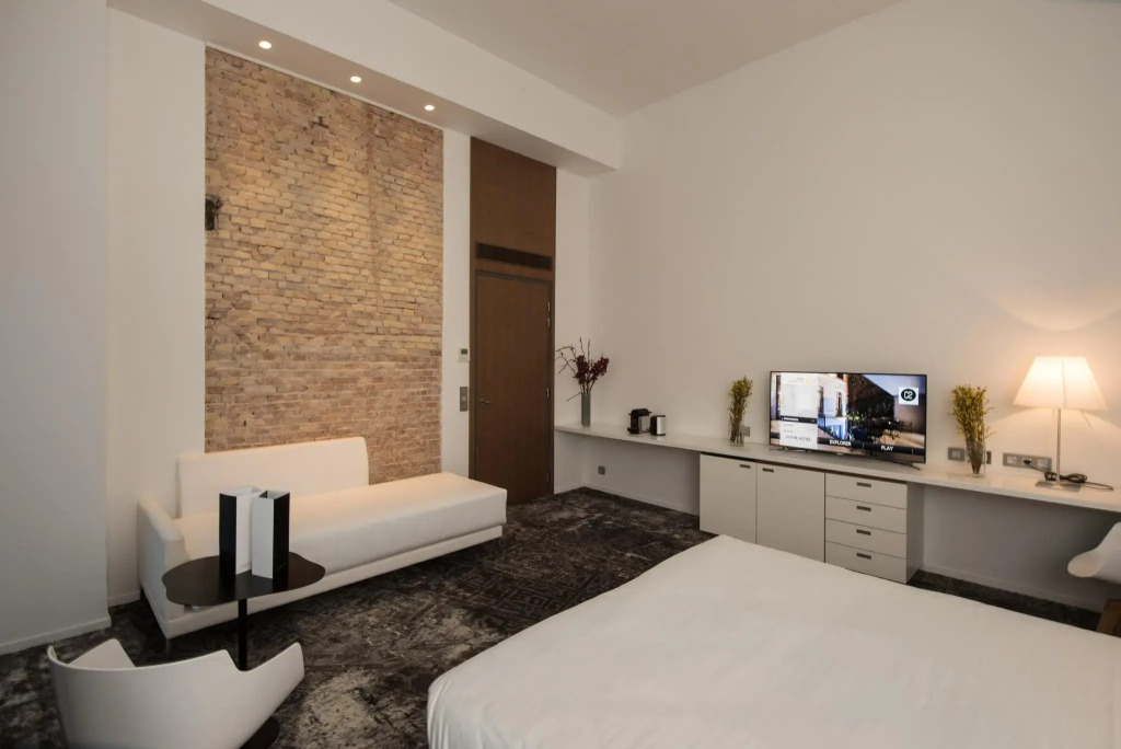 Hôtel C2