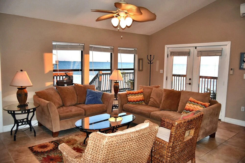 Knee Deep - 105 Shell Ct
